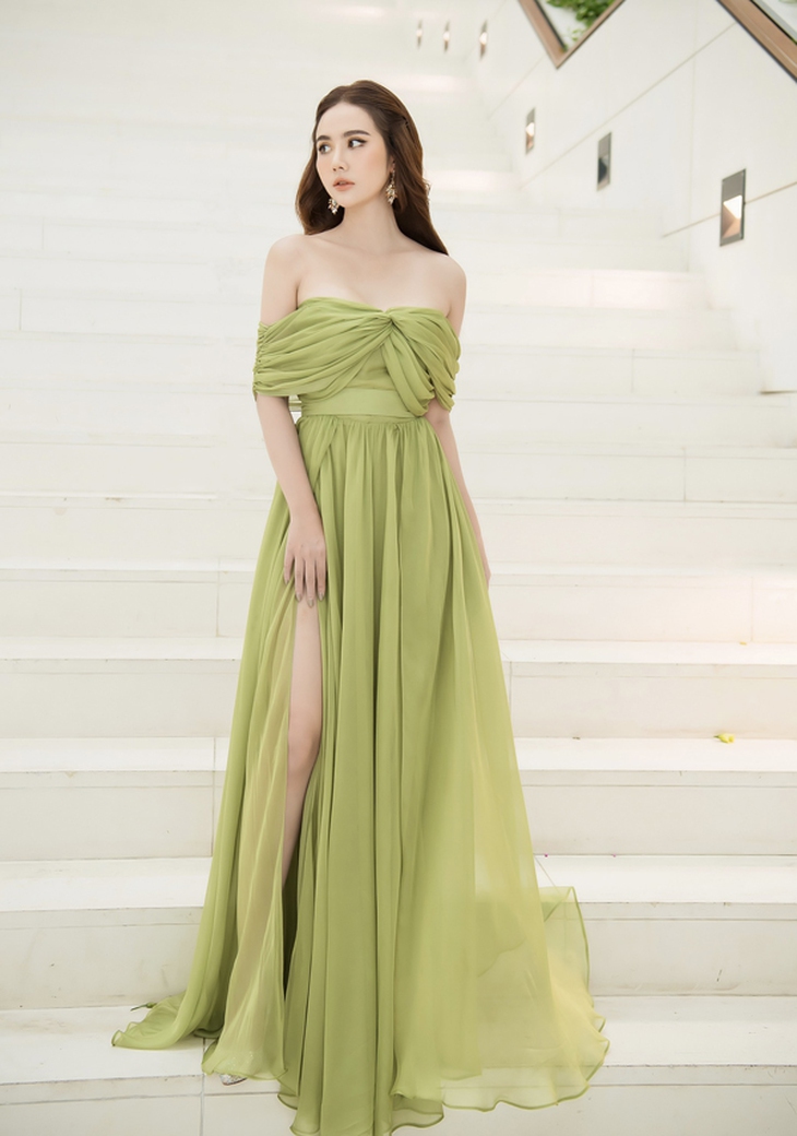 Phan Minh Huyền khoe sắc vóc gợi cảm ngọt lịm, body chuẩn như 'Nữ thần' - Ảnh 4. Phan Minh Huyền khoe sắc vóc gợi cảm ngọt lịm, body chuẩn như 'Nữ thần' - Ảnh 4.