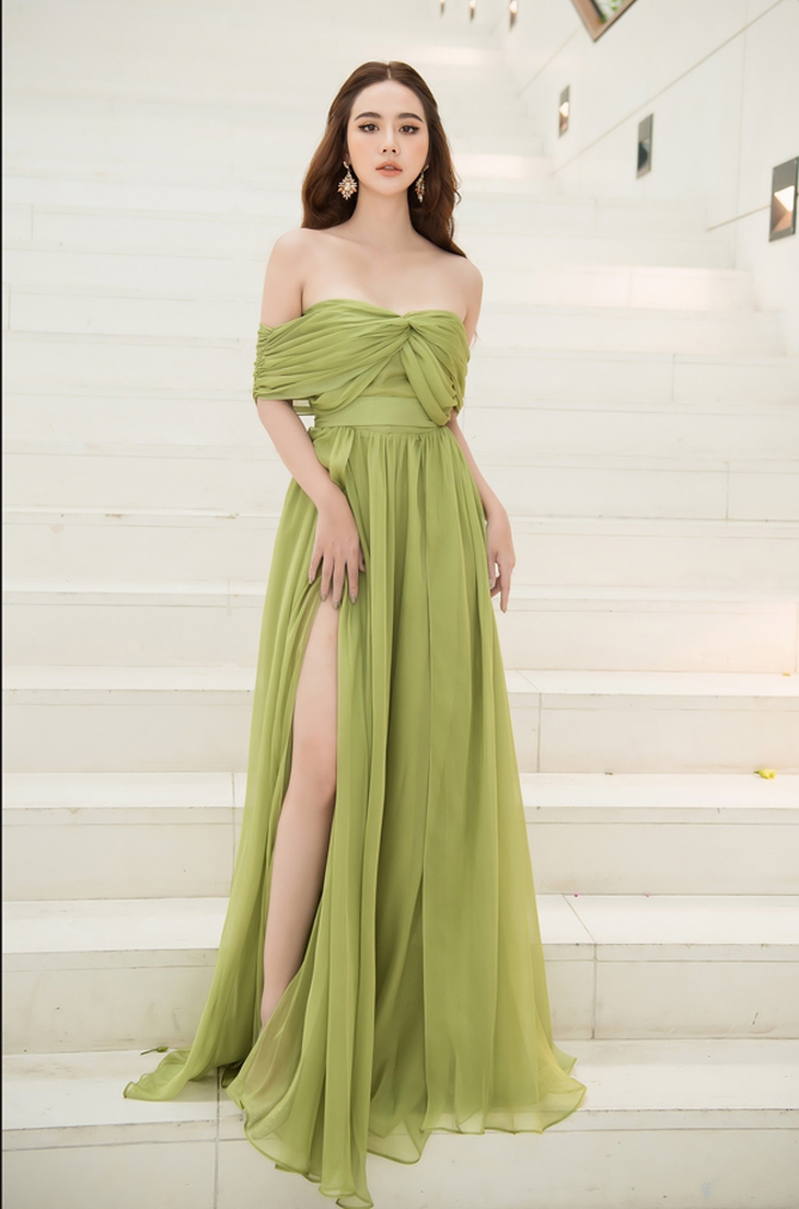 Phan Minh Huyền khoe sắc vóc gợi cảm ngọt lịm, body chuẩn như 'Nữ thần' - Ảnh 1. Phan Minh Huyền khoe sắc vóc gợi cảm ngọt lịm, body chuẩn như 'Nữ thần' - Ảnh 1.