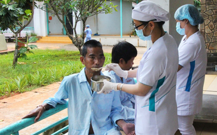 ‘Hạt gạo chia đôi’ và bữa cơm ấm lòng cho bệnh nhân HIV/AIDS