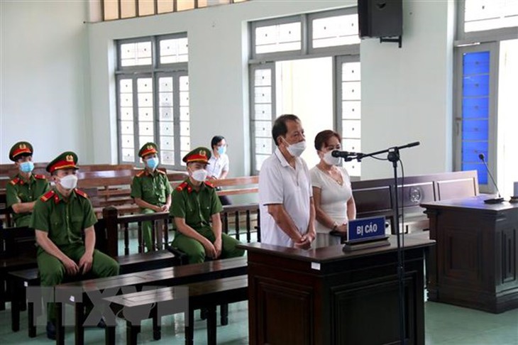 Bình Thuận: 15 tháng tù cho 2 vợ chồng tổ chức khai thác cát trái phép - Ảnh 1. Bình Thuận: 15 tháng tù cho 2 vợ chồng tổ chức khai thác cát trái phép - Ảnh 1.