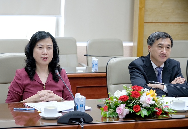 Quyền Bộ trưởng Bộ Y tế Đào Hồng Lan tiếp Đại sứ Hàn Quốc và Đại sứ Nhật Bản tại Việt Nam - Ảnh 1. Quyền Bộ trưởng Bộ Y tế Đào Hồng Lan tiếp Đại sứ Hàn Quốc và Đại sứ Nhật Bản tại Việt Nam - Ảnh 1.