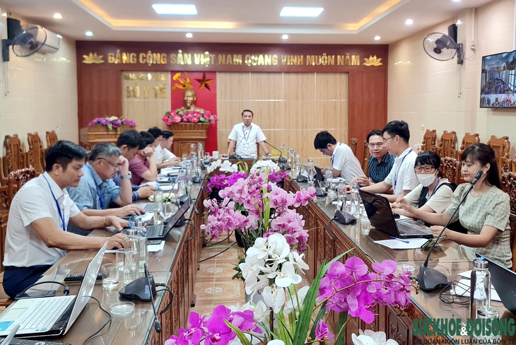 Nghệ An: Hoàn thành việc tiêm trên 250.000 liều vaccine COVID-19 trong vòng 1 tuần - Ảnh 4. Nghệ An: Hoàn thành việc tiêm trên 250.000 liều vaccine COVID-19 trong vòng 1 tuần - Ảnh 4.