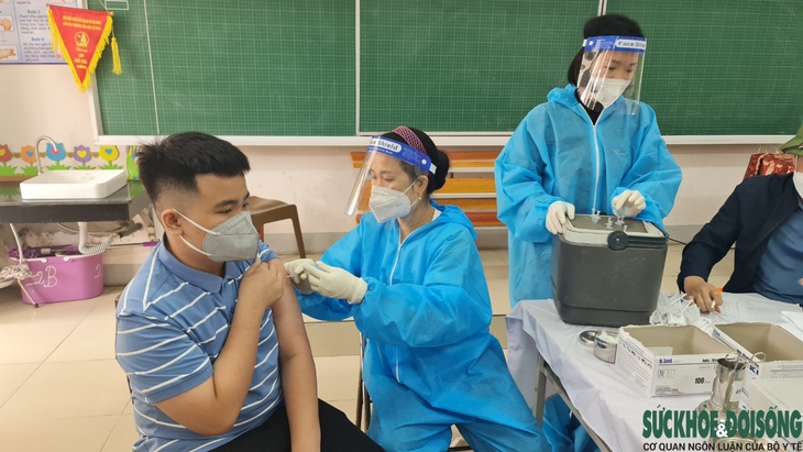 Nghệ An: Hoàn thành việc tiêm trên 250.000 liều vaccine COVID-19 trong vòng 1 tuần - Ảnh 1. Nghệ An: Hoàn thành việc tiêm trên 250.000 liều vaccine COVID-19 trong vòng 1 tuần - Ảnh 1.