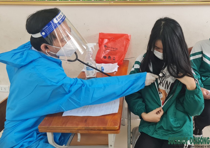 Nghệ An: Hoàn thành việc tiêm trên 250.000 liều vaccine COVID-19 trong vòng 1 tuần - Ảnh 3. Nghệ An: Hoàn thành việc tiêm trên 250.000 liều vaccine COVID-19 trong vòng 1 tuần - Ảnh 3.