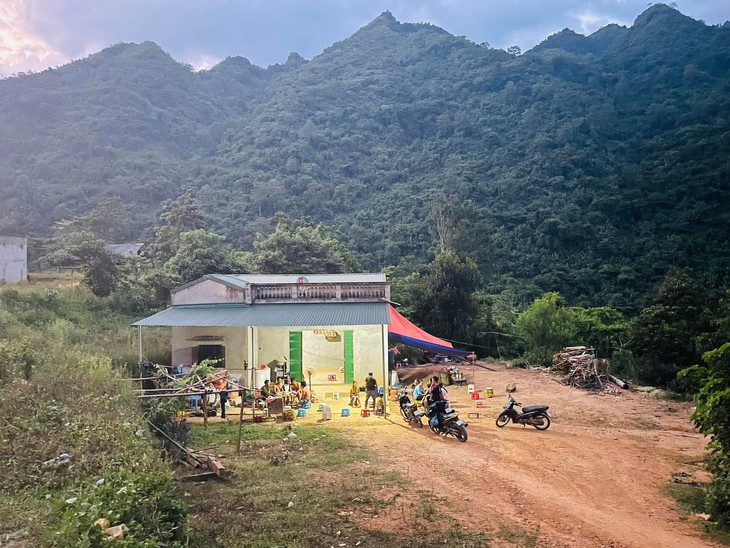 Siết chặt quản lý giao thông thủy sau vụ lật thuyền trên sông Chảy làm 5 người chết - Ảnh 2.