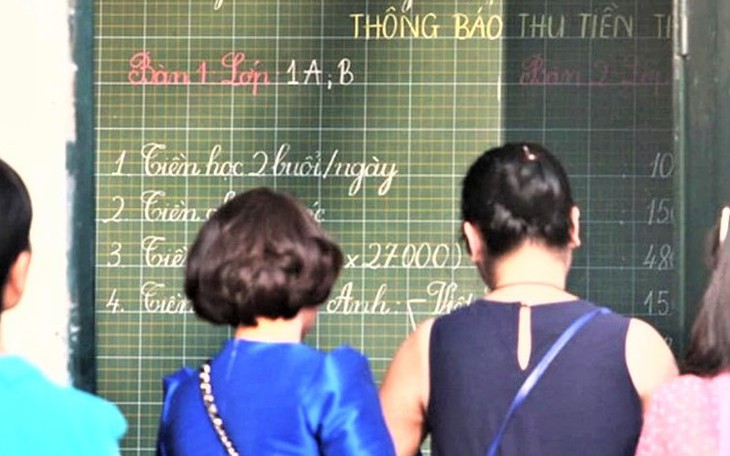 'Toát mồ hôi' với các khoản phí trước ngày tựu trường