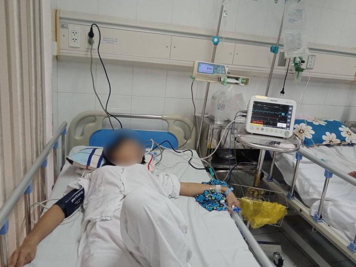 Cứu sống bệnh nhân cùng lúc mắc 3 bệnh lý nguy kịch - Ảnh 1. Cứu sống bệnh nhân cùng lúc mắc 3 bệnh lý nguy kịch - Ảnh 1.