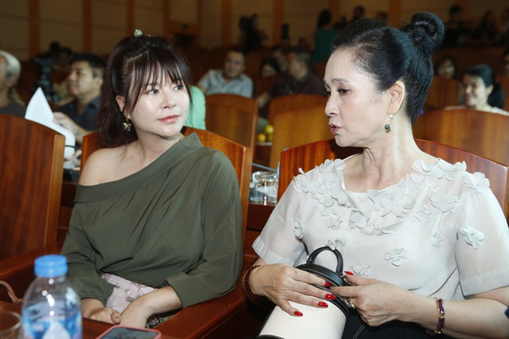 Phỏng vấn ĐỘC QUYỀN NSƯT Kim Oanh trở lại sàn diễn sân khấu sau 10 năm - Ảnh 1. Phỏng vấn ĐỘC QUYỀN NSƯT Kim Oanh trở lại sàn diễn sân khấu sau 10 năm - Ảnh 1.