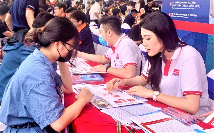 Vì sao thí sinh vẫn chần chừ chưa đăng ký nguyện vọng khi 'hạn chót' đang đến gần?