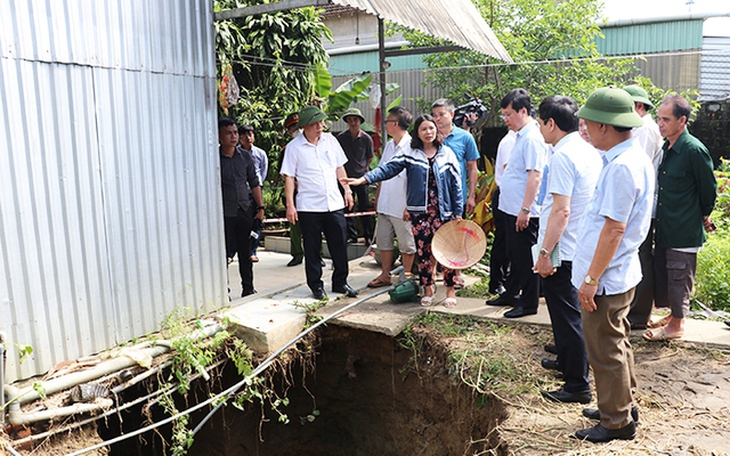 'Hố tử thần' xuất hiện tại Nghệ An: Chưa làm rõ được nguyên nhân tụt mạch nước ngầm 