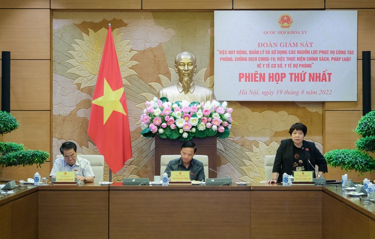 Đoàn giám sát ‘Việc huy động, quản lý nguồn lực phòng, chống dịch COVID-19’ của Quốc hội họp phiên thứ nhất - Ảnh 4.