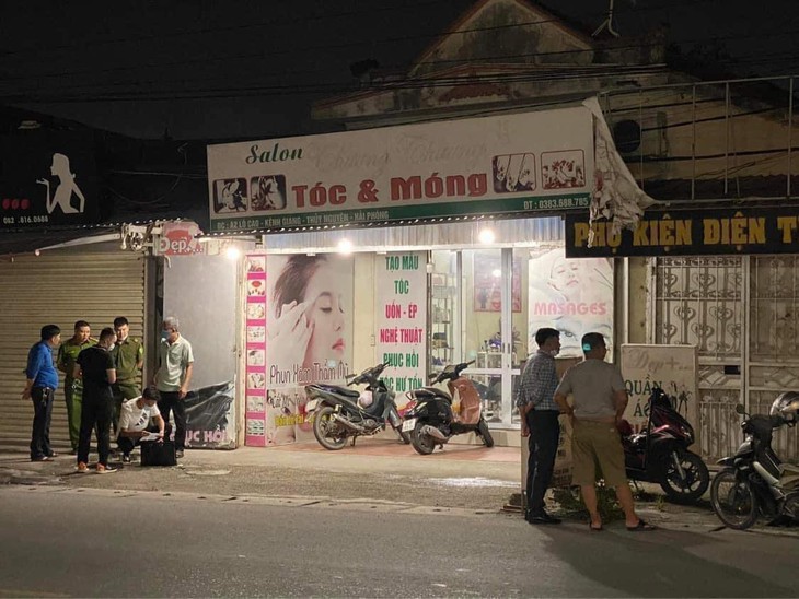 Sát hại người tình khi đang gội đầu cho khách - Ảnh 1.