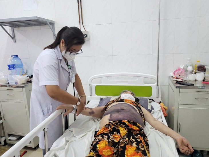 Đắk Lắk: Bệnh viện quá tải bệnh nhân, nguy cơ dịch chồng dịch - Ảnh 1. Đắk Lắk: Bệnh viện quá tải bệnh nhân, nguy cơ dịch chồng dịch - Ảnh 1.
