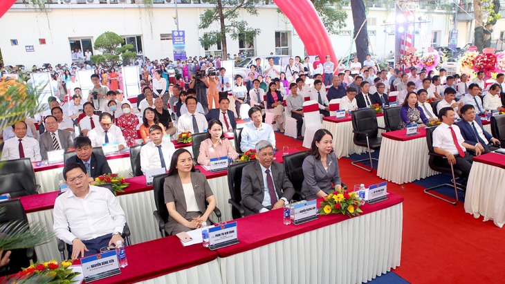 Thứ trưởng Bộ Y tế: Cập nhật tiến bộ y học mới nhất tạo đòn bẩy để đáp ứng nhu cầu khám chữa bệnh - Ảnh 1. Thứ trưởng Bộ Y tế: Cập nhật tiến bộ y học mới nhất tạo đòn bẩy để đáp ứng nhu cầu khám chữa bệnh - Ảnh 1.
