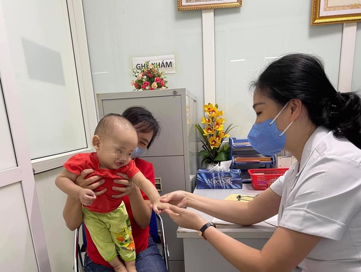 Trẻ biếng ăn sau nhiễm COVID-19 – Cho ăn thế nào để con không sợ? - Ảnh 1.