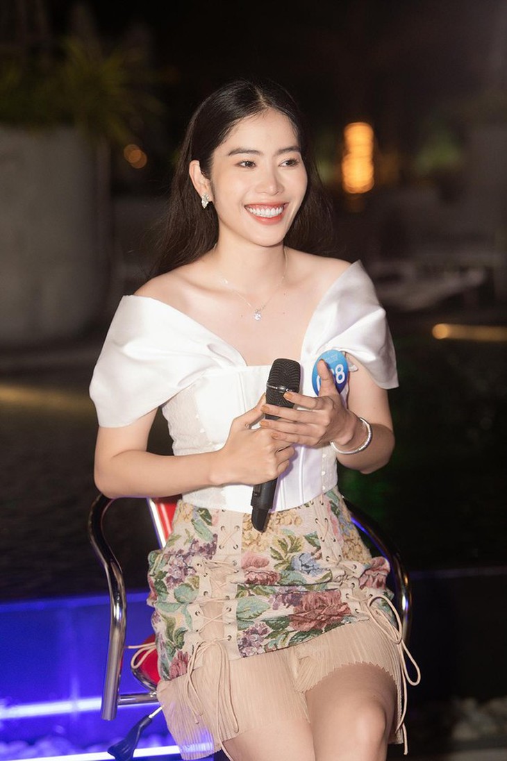 Nam Em: "Ai cũng nghĩ Tân hoa hậu phải có lý lịch sạch, bằng cấp, tuổi trẻ" - Ảnh 4.