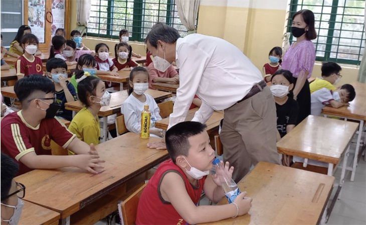 3 quận nội thành ở TP.HCM chưa triển khai điểm tiêm vaccine phòng COVID-19 cho trẻ em - Ảnh 1. 3 quận nội thành ở TP.HCM chưa triển khai điểm tiêm vaccine phòng COVID-19 cho trẻ em - Ảnh 1.