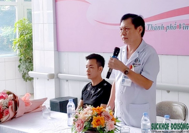 Hơn 500 bệnh nhân được Bệnh viện Hữu nghị đa khoa Nghệ An cắt tóc, gội đầu miễn phí - Ảnh 1. Hơn 500 bệnh nhân được Bệnh viện Hữu nghị đa khoa Nghệ An cắt tóc, gội đầu miễn phí - Ảnh 1.