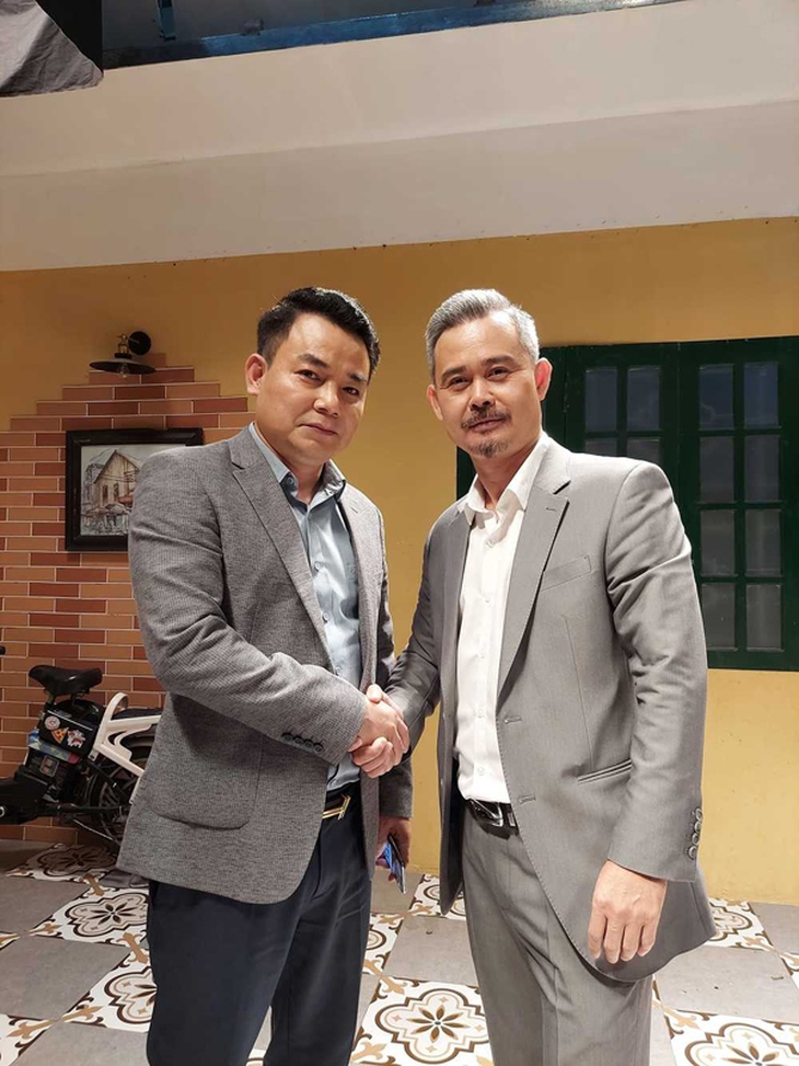Hôn nhân của 2 ông trùm, bà trùm phim 'Đấu trí': Nguyệt Hằng hạnh phúc sau giông tố, Vĩnh Xương bình dị - Ảnh 4. Hôn nhân của 2 ông trùm, bà trùm phim 'Đấu trí': Nguyệt Hằng hạnh phúc sau giông tố, Vĩnh Xương bình dị - Ảnh 4.