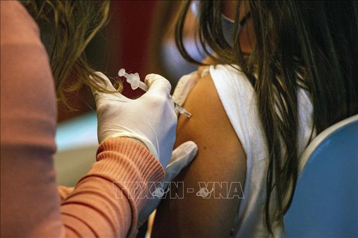 Australia nghiên cứu phát triển vaccine hiệu quả với mọi biến thể của SARS-CoV-2 - Ảnh 2.