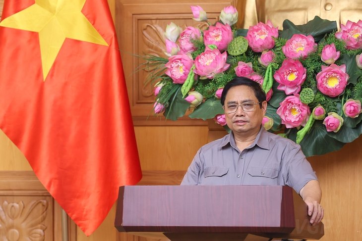 Thủ tướng làm việc với Ban Chỉ đạo xây dựng Đề án "Chủ trương, chính sách công nghiệp hóa, hiện đại hóa đến năm 2030, tầm nhìn đến năm 2045" - Ảnh 1. Thủ tướng làm việc với Ban Chỉ đạo xây dựng Đề án "Chủ trương, chính sách công nghiệp hóa, hiện đại hóa đến năm 2030, tầm nhìn đến năm 2045" - Ảnh 1.