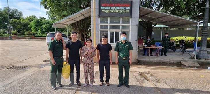 Bẫy 'việc nhẹ, lương cao': Lời kể của người được giải cứu từ Campuchia - Ảnh 1. Bẫy 'việc nhẹ, lương cao': Lời kể của người được giải cứu từ Campuchia - Ảnh 1.