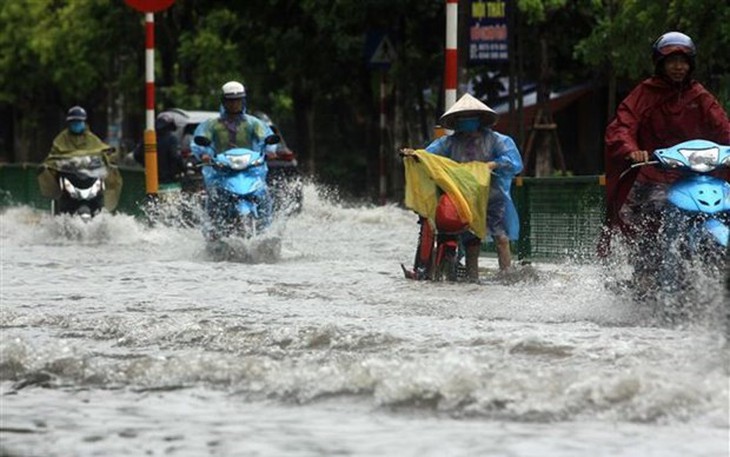 Chuyên gia cảnh báo Bắc Bộ chuẩn bị đón mưa cực lớn