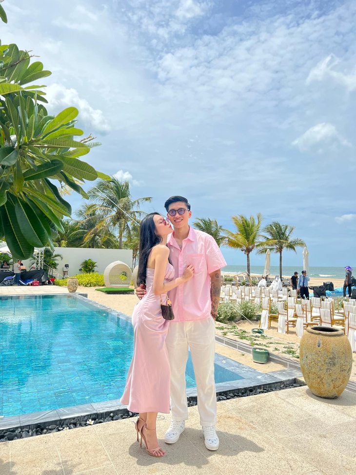 Vì sao bạn gái Đoàn Văn Hậu từ chối lấn sân showbiz? - Ảnh 1.