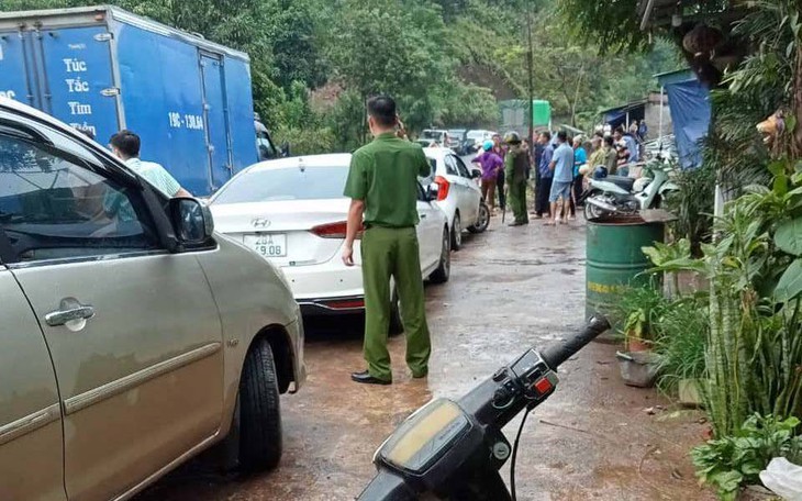 Nóng: Nghi án con rể chém bố mẹ vợ thương vong rồi bỏ trốn