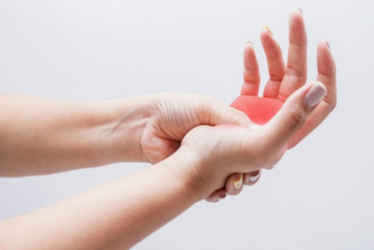 Bị run ngón tay cái, chớ bỏ qua 3 thông tin quan trọng này - Ảnh 1.
