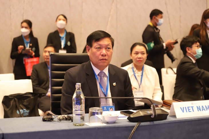 Thứ trưởng Đỗ Xuân Tuyên dự cuộc họp cấp cao APEC lần thứ 12 về y tế và kinh tế - Ảnh 2. Thứ trưởng Đỗ Xuân Tuyên dự cuộc họp cấp cao APEC lần thứ 12 về y tế và kinh tế - Ảnh 2.