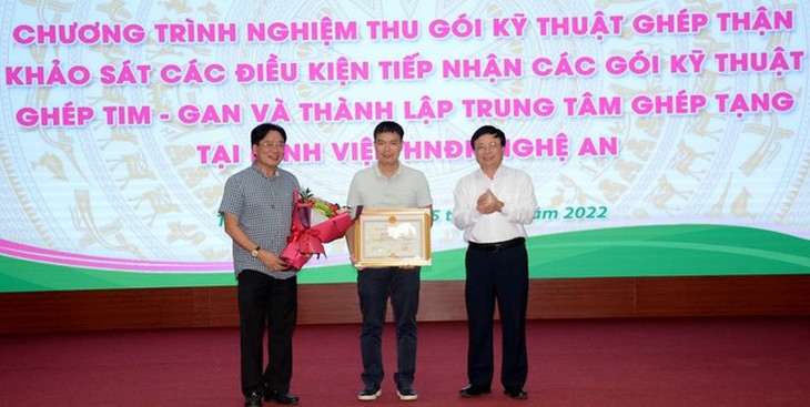 Bệnh viện Hữu nghị Đa khoa Nghệ An tiếp nhận, triển khai kỹ thuật ghép gan, ghép tim từ Bệnh viện Hữu nghị Việt Đức - Ảnh 6. Bệnh viện Hữu nghị Đa khoa Nghệ An tiếp nhận, triển khai kỹ thuật ghép gan, ghép tim từ Bệnh viện Hữu nghị Việt Đức - Ảnh 6.