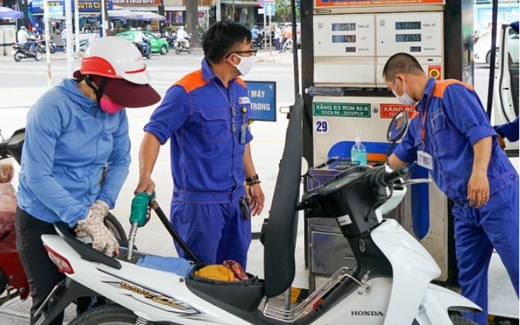 Bộ Công Thương yêu cầu bảo đảm nguồn cung ứng xăng dầu cho thị trường dịp cuối năm