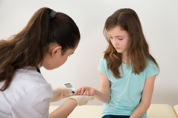 Bệnh đái tháo đường phụ thuộc insulin nên áp dụng chế độ ăn nào? - Ảnh 2.