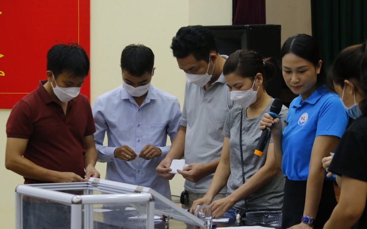 Hà Nội: Hàng trăm phụ huynh phải bốc thăm để giành suất học mầm non cho con