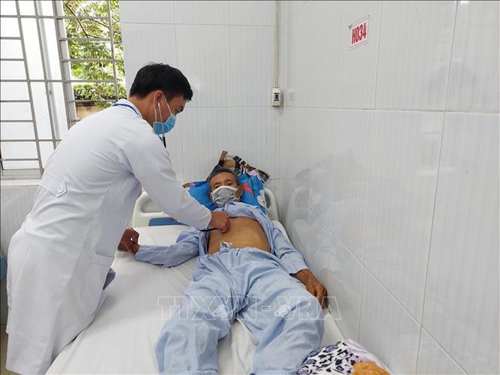 Liên tiếp xảy ra các trường hợp ngộ độc rượu gây chết người tại Bến Tre - Ảnh 2. Liên tiếp xảy ra các trường hợp ngộ độc rượu gây chết người tại Bến Tre - Ảnh 2.