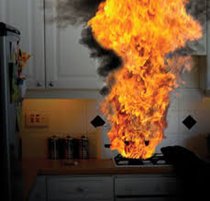 Hải Phòng: Nổ bình gas trong khu bếp nhà thờ họ, 3 người thương nặng - Ảnh 1.