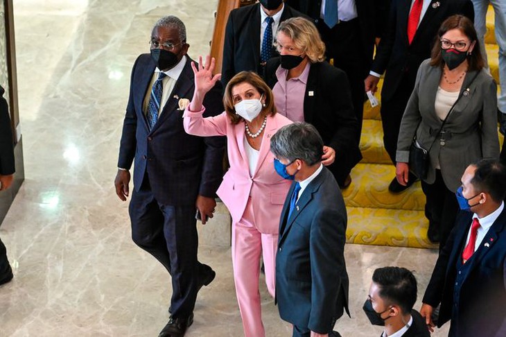 Bộ Ngoại giao Trung Quốc phản đối mạnh mẽ chuyến thăm Đài Loan của bà Pelosi - Ảnh 1.