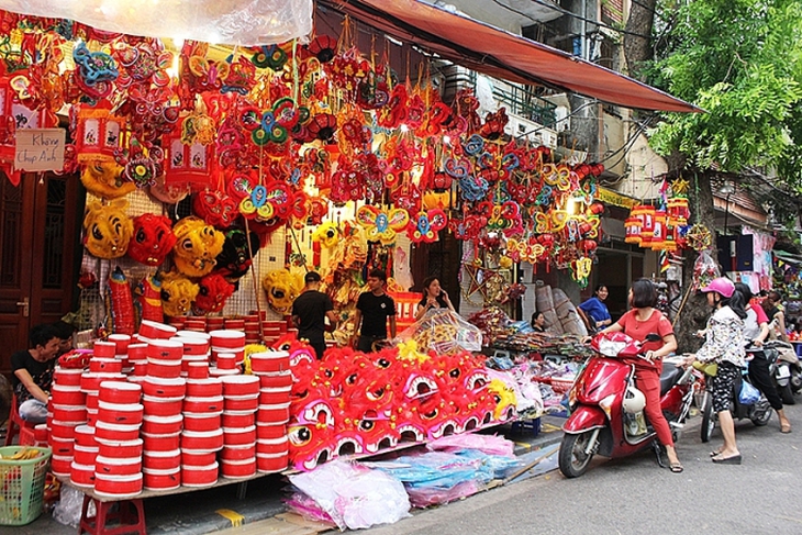 Chọn đồ chơi an toàn cho trẻ, tránh loại có âm thanh lớn, ánh sáng mạnh - Ảnh 1.