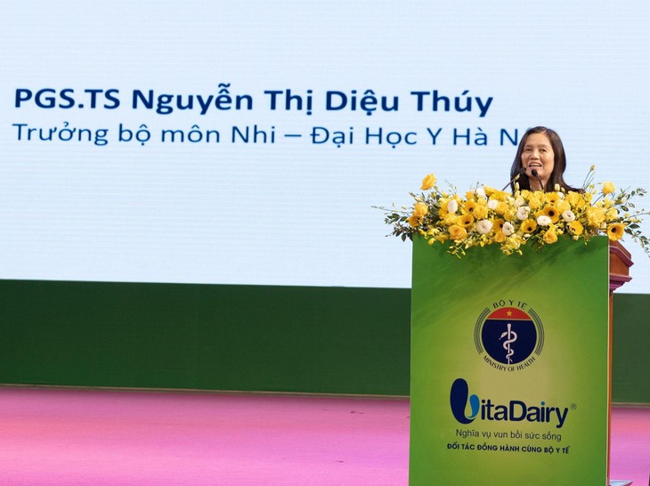 Làm gì để bảo vệ trẻ khỏi virus, vi khuẩn khi thời tiết giao mùa? - Ảnh 2.