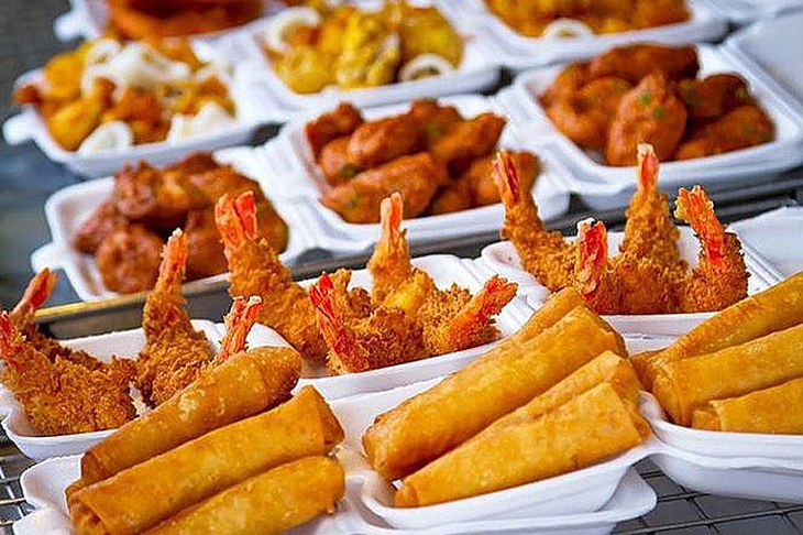 Dầu ăn chiên đi chiên lại và những nguy hại đối với sức khỏe - Ảnh 2.
