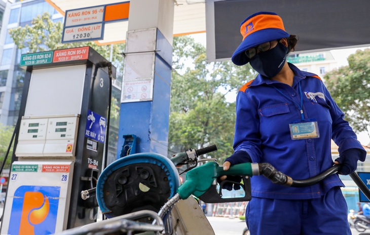   Bộ Công thương thành lập 3 đoàn công tác kiểm tra kinh doanh xăng dầu - Ảnh 1.
