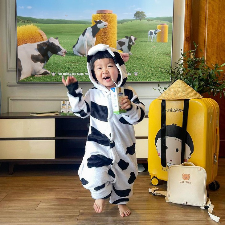 Các bé đòi đi nghỉ dưỡng với bò, bố mẹ đau đầu “bó tay” - Ảnh 1. Các bé đòi đi nghỉ dưỡng với bò, bố mẹ đau đầu “bó tay” - Ảnh 1.