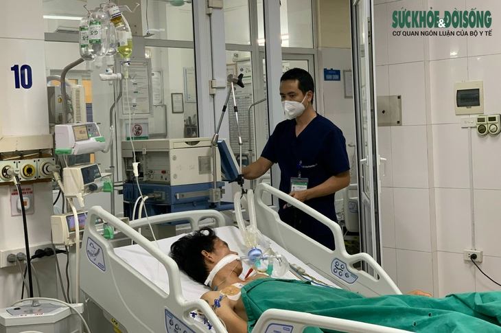 Nhiều bệnh nhân sốt xuất huyết diễn biến nặng, tử vong nhanh chóng - Ảnh 2. Nhiều bệnh nhân sốt xuất huyết diễn biến nặng, tử vong nhanh chóng - Ảnh 2.