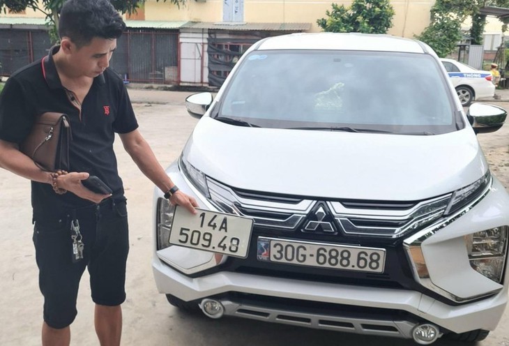 Xử lý nghiêm tài xế che số, dùng biển giả để trốn phí, tránh phạt nguội - Ảnh 3.