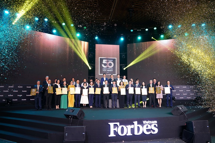 PV GAS lần thứ 10 liên tiếp nhận Vinh danh của Forbes "Top50 Công ty niêm yết tốt nhất Việt Nam năm 2022" – "Top 5 Doanh thu và Lợi nhuận" - Ảnh 1.