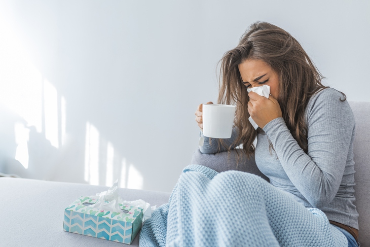 Vì sao không nên tự ý dùng thuốc kháng virus trị cúm - Ảnh 1.
