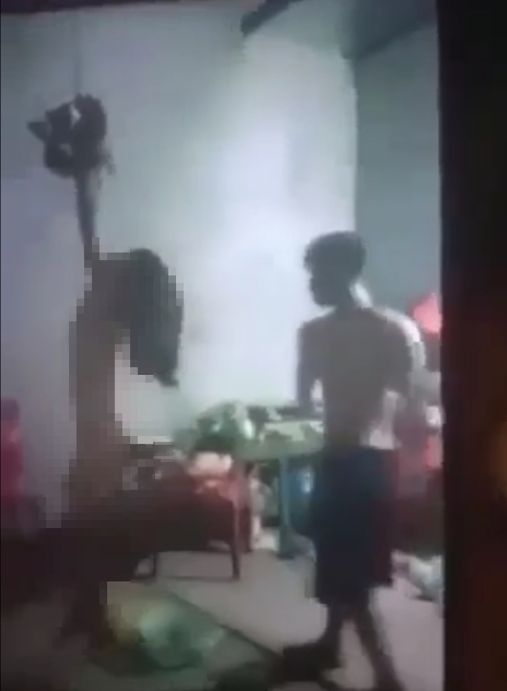 Cháu bé 11 tuổi nghi bị bố bạo hành là người rụt rè, nhút nhát - Ảnh 2. Cháu bé 11 tuổi nghi bị bố bạo hành là người rụt rè, nhút nhát - Ảnh 2.