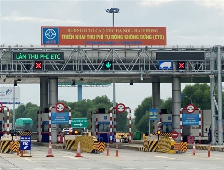Phó Thủ tướng yêu cầu Bộ GTVT chỉ đạo khắc phục ngay các lỗi, nhất là lỗi không nhận diện thẻ ETC - Ảnh 2. Phó Thủ tướng yêu cầu Bộ GTVT chỉ đạo khắc phục ngay các lỗi, nhất là lỗi không nhận diện thẻ ETC - Ảnh 2.
