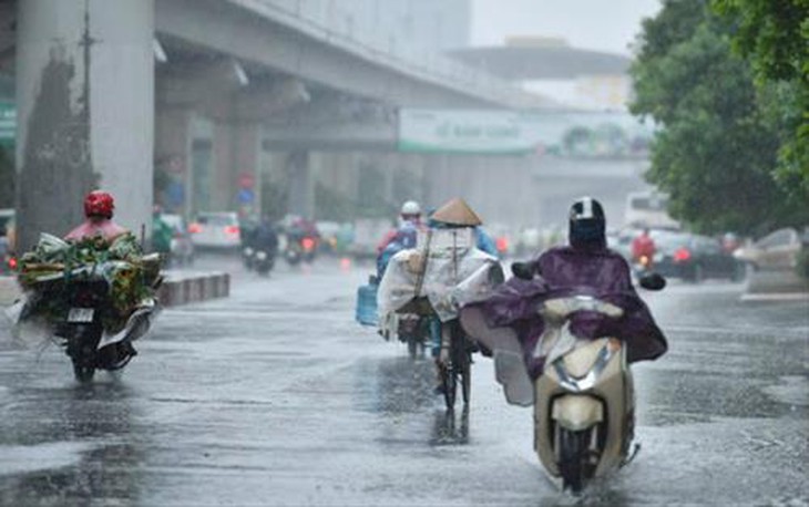 Thời tiết 5/8: Mưa dông toàn Bắc Bộ, chỉ số UV ở Nha Trang, các tỉnh miền Nam duy trì ở ngưỡng cao - Ảnh 1.